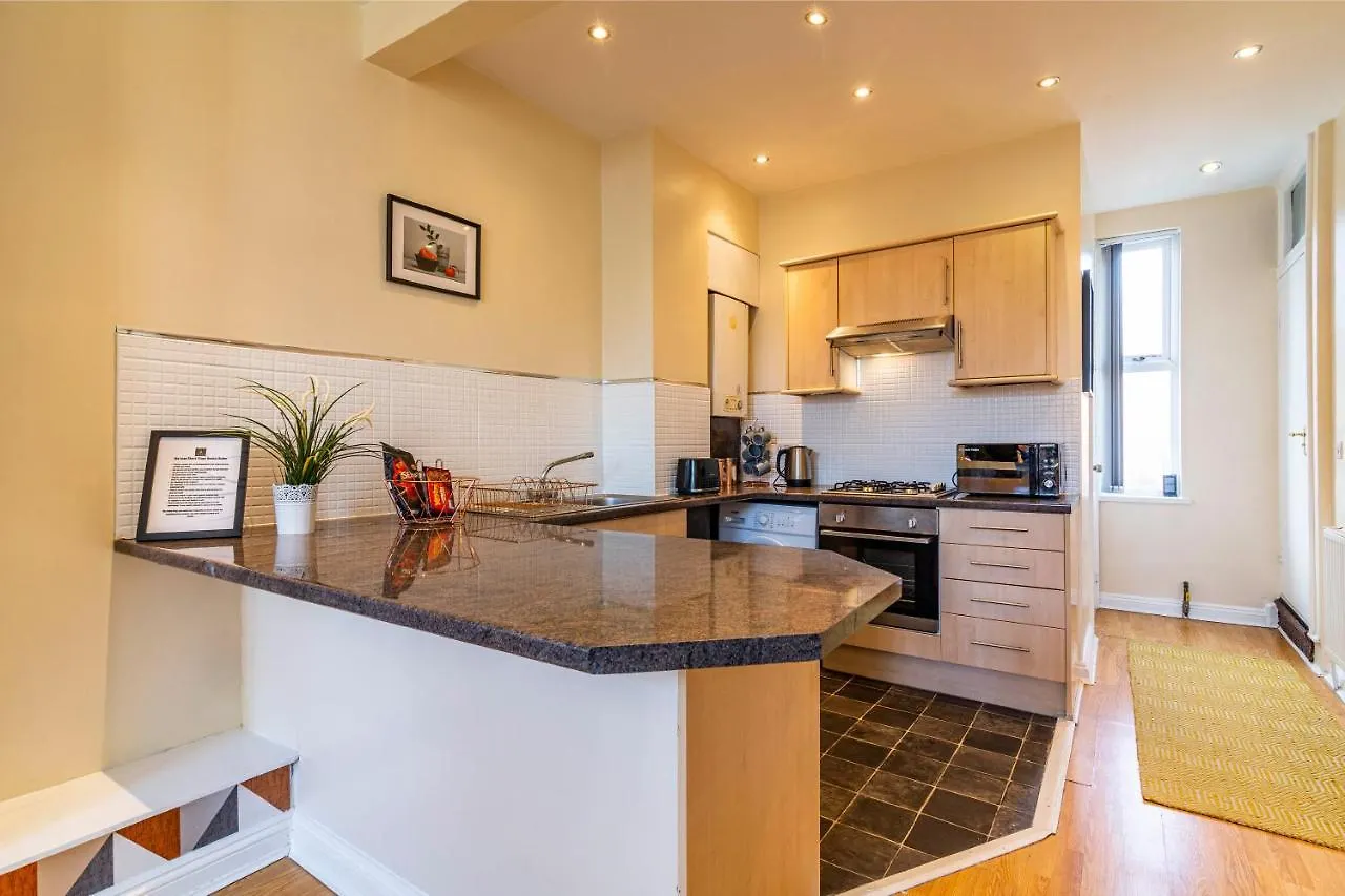 De Luxe Short Stay-Sports Ground View Nottingham